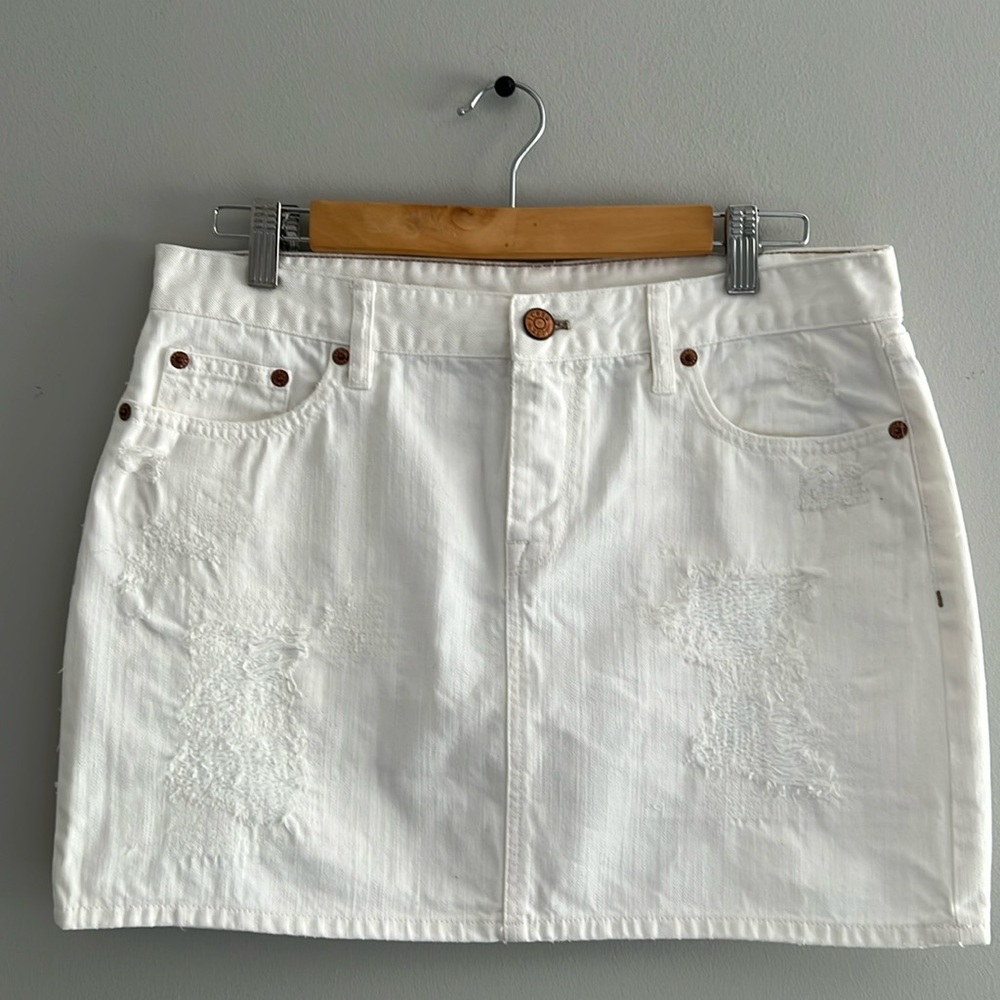 J. Crew White Denim Mini Skirt Size 8  Vintage Y2K distressed grunge stitching